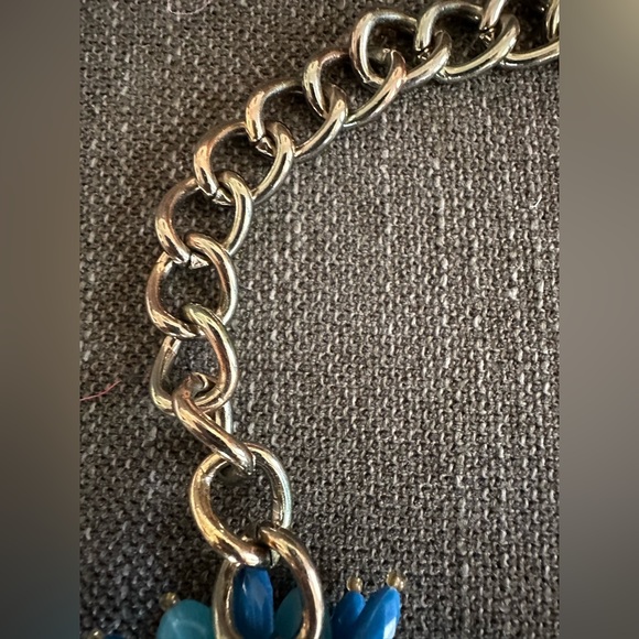 Banana Republic blue flower statement bib necklace with gold chain - 18 in - Picture 4 of 5